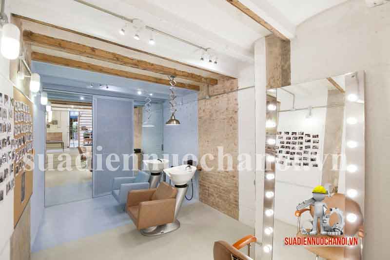 Lắp đường dây điện nổi salon tóc