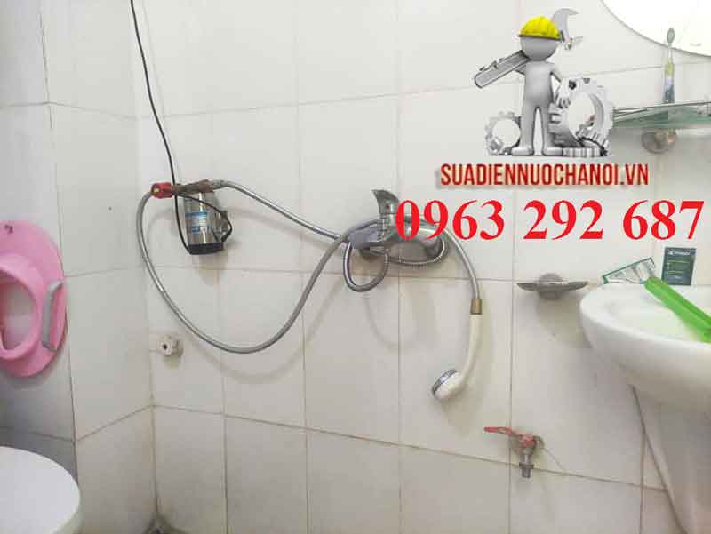 Lắp bơm tang áp cho  vòi sen tắm