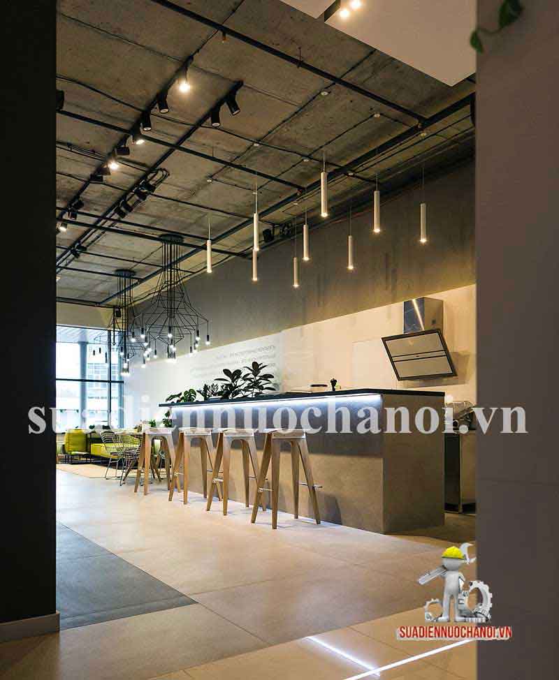 lắp đường dây điện nổi trong quán cafe