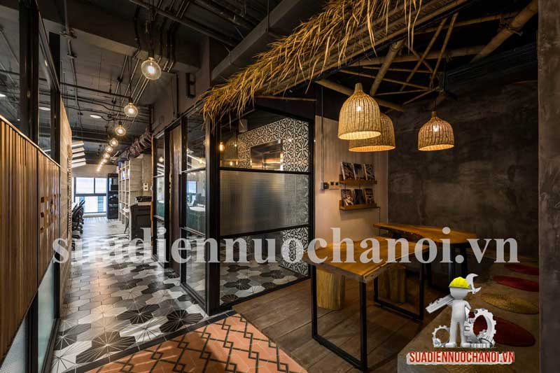 Lắp đường dây điện nổi trong văn phòng làm việc