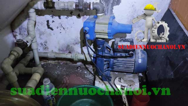 Lắp rơ le tự ngắt máy bơm nước