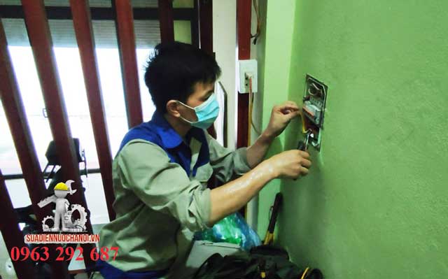 Thợ Chính Thức HB88.COM thay aptomat 250.000đ