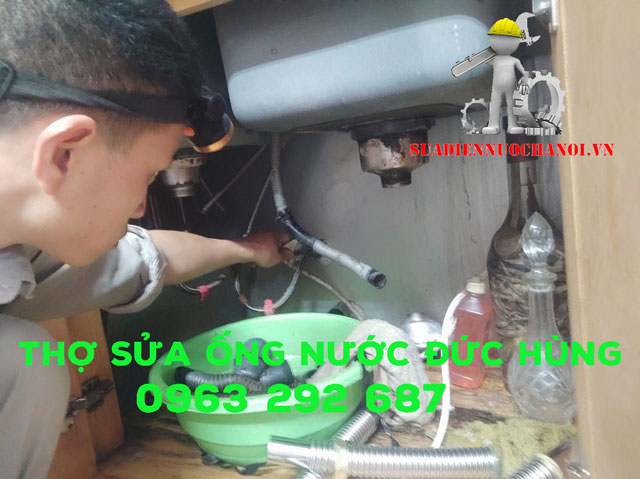 Kỹ thuật viên Chính Thức HB88.COM Sửa ống nước bồn rửa chén bị rò nước