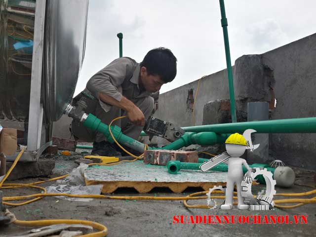 Thợ 67Hb88 link đăng nhập Hb8896 com lắp bồn nước trên mái nhà