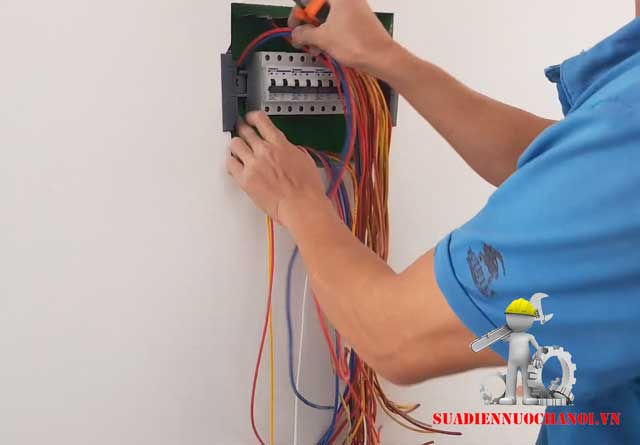 Thợ 67Hb88 link đăng nhập Hb8896 com đấu lắp tủ aptomat gia đình
