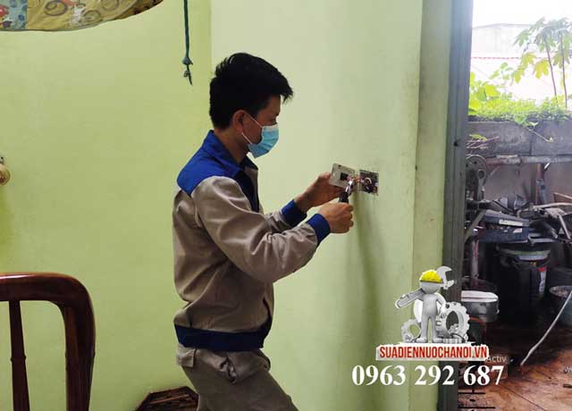 thợ sửa điên nước thay công tắc giá 180.000