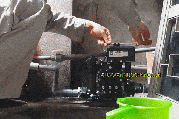 cách mồi máy bơm nước
